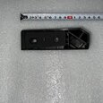 Левый комбинированный кронштейн крепления заднего фонаря 13372057-00